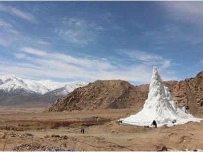 Influence of Meteorological Conditions on Artificial Ice Reservoir (Icestupa)&nbsp;Evolution